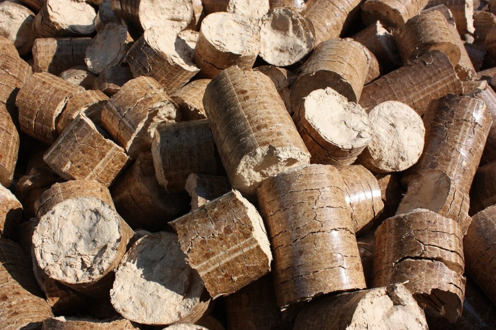 pellets, briquettes, wood-432096.jpg