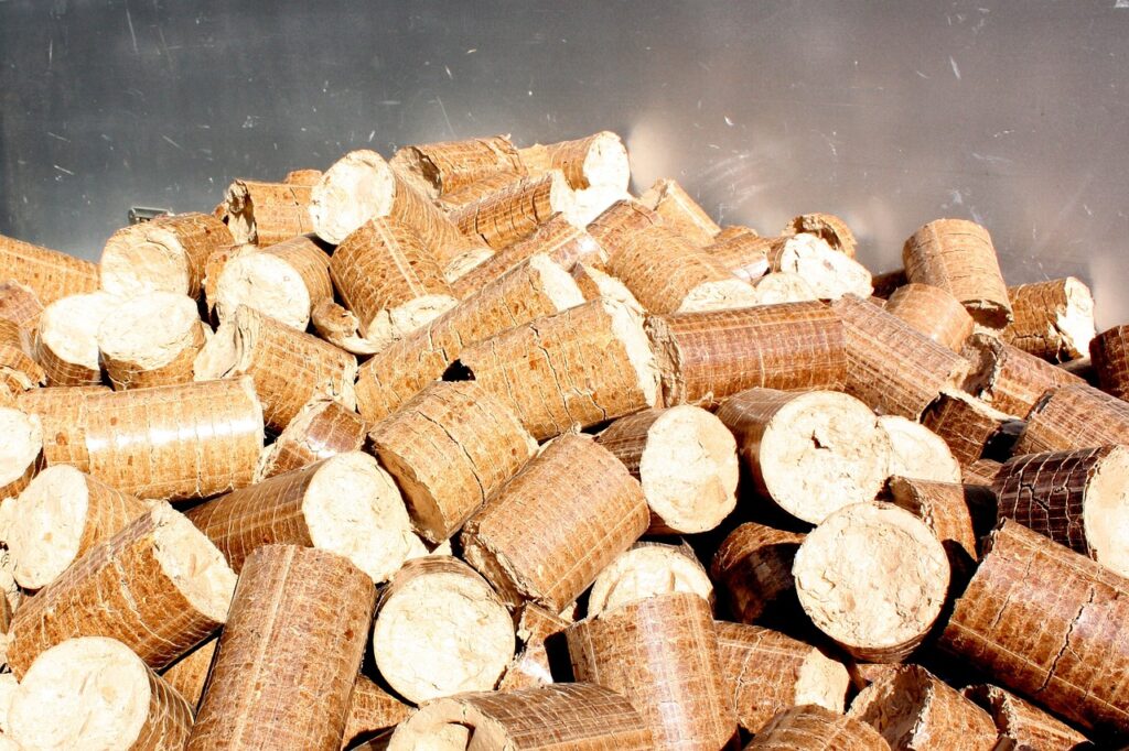 pellets, briquettes, wood-432097.jpg